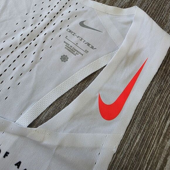 Nike AeroSwift Dri-FIT ADV Chicago Marathon Running Singlet Men Small FV6335-100 - Picture 4 of 9